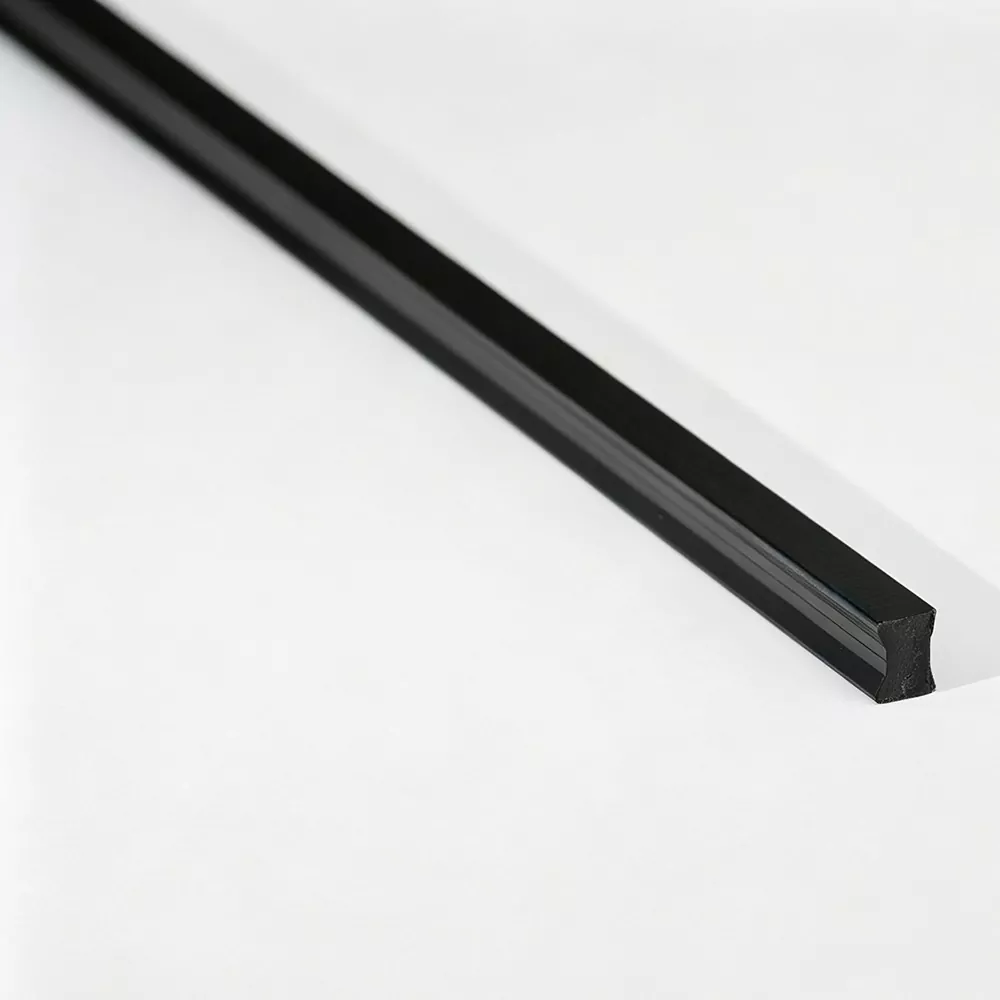 Brandvertragende thermische isolatiestrip